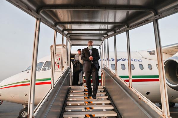تصاویر/ استقبال از قالیباف در فرودگاه و نشست وی با مسئولان گیلان