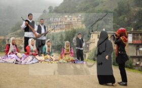 زبان گیلکی در معرض نابودی ; پدر ، مادر ، ما متهمیم !