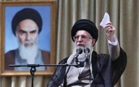 رهبر انقلاب:  هر کسی هر حرفی که خودش می پسندد به امام نسبت ندهد