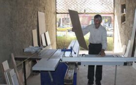 مصاحبه خواندنی با فرزند آیت الله جنتی در کارگاه نجاری اش