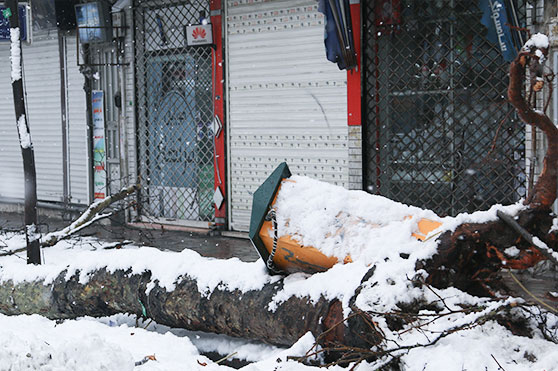 چگونه مسئولان استان اردبیل می‌توانند بارش‌های سنگین‌تر برف را مدیریت کنند اما مسئولان استان ما نه؟!