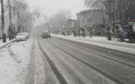 تصاویر اولیه از بارش برف در شهر رشت