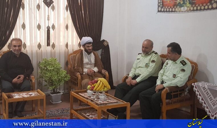 دیدار فرمانده انتظامی گیلان با روحانی جوانی که به دلیل امر به معروف مورد ضرب و شتم قرار گرفته بود + تصاویر