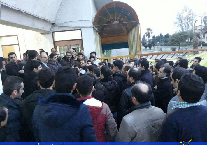 تجمع و اعتراض کارگران ایران پوپلین به دلیل عدم پرداخت حقوق سه ماهه اخیر!+ تصاویر