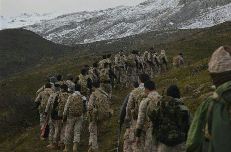 صعود پاسداران تیپ نیروی مخصوص میرزاکوچک به ارتفاعات گیلان