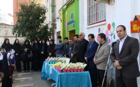 مداد سبز کاشتنی توسط شهردار و اعضای شورای شهر لاهیجان به دانش آموزان سما اهدا شد