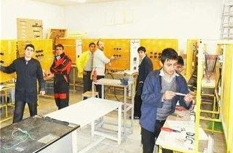 وضعیت کارگاه‌های آموزشی و تجهیزات هنرستانی در گیلان نامناسب است