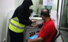 گزارش تصویری اجرای طرح بسیج ملی کنترل فشار خون بالا با حضور کارکنان و شهروندان در منطقه یک شهرداری رشت