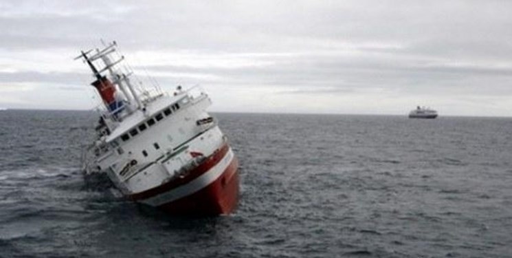 نجات تمام خدمه کشتی غرق‌شده در دریای خزر