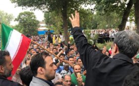 حضور احمدی نژاد در رودسر همراه با استقبال پرشور و معنادار مردم+ گزارش تصویری