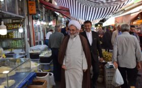 حضور امام جمعه رشت و شهردار در بازار و دیدار صمیمانه با بازاریان در مسجد کاسه فروشان+ گزارش تصویری