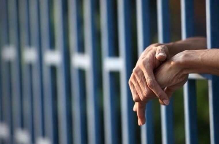 «خانواده‌های زندانیان» قربانی آسیب‌های ناشی از جرم سرپرست خانواده می‌شوند