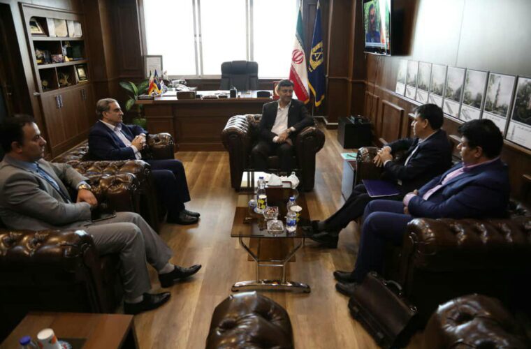 گزارش تصویری دیدار و نشست شهردار رشت با رئیس سازمان صنعت، معدن و تجارت استان گیلان