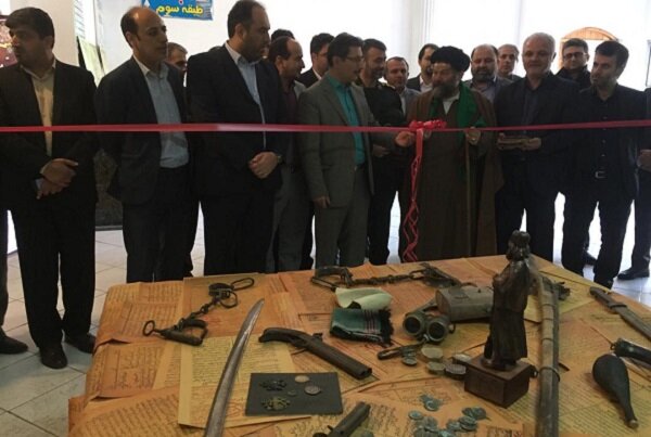 نمایشگاه «یاد میرزا» در شهرستان فومن گشایش یافت