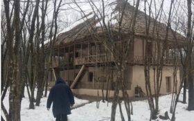خسارت برف به ۳ بنای تاریخی موزه روستایی گیلان