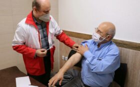واکسیناسیون ۴۰۰ زائر گیلانی سرزمین وحی در مرکز درمان و توانبخشی هلال احمر استان گیلان