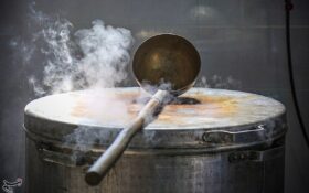 ۱۴۰ هزار‌ پُرس غذای گرم در طرح «اطعام حسینی» بین نیازمندان گیلان توزیع شد