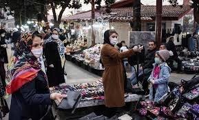 حضور مسافران در بازارهای کرونایی گیلان/ اصناف عیار بهداشتی استان