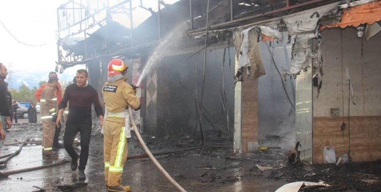 آتش‌سوزی چهار باب مغازه در آستانه‌اشرفیه/علت حادثه در دست بررسی است