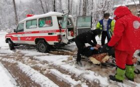 بارش برف ۷۰ سانتی‌متری در برخی مناطق گیلان/ دستگاه‌های امدادی و خدماتی پای‌‌کارند