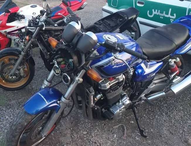 موتورسیکلت‌های قاچاق در توقیف پلیس