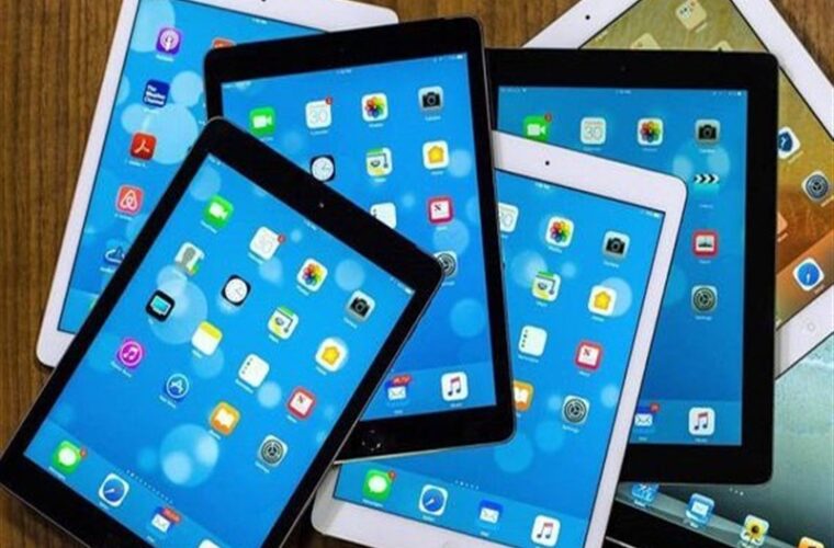 ۴۰۰۰ موبایل و تبلت هوشمند بین دانش‌آموزان نیازمند در گیلان توزیع شد