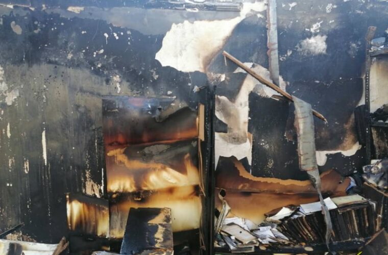 آتش سوزی کامل منزل و لوازم زندگی یک روحانی گیلانی که به سرطان هم مبتلاست! + تصاویر