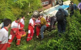 امدادرسانی به ۱۷ حادثه دیده واژگونی مینی بوس در ماسال / ۸ مصدوم به بیمارستان منتقل شدند