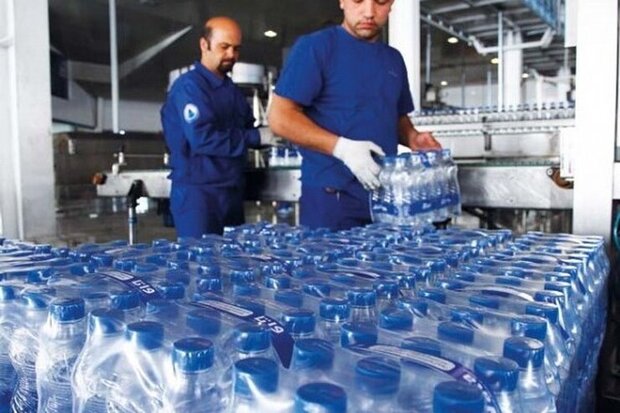 ارسال ۳۰ هزار بطری آب معدنی از تهران به آستارا