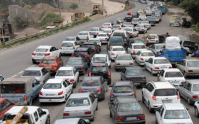 ترافیک در محورهای ورودی گیلان سنگین و پر حجم است