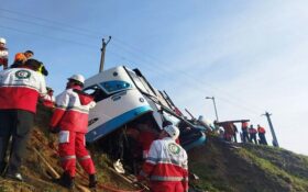 ۵ فوتی و ۱۸ مصدوم در حادثه واژگونی اتوبوس در گیلان