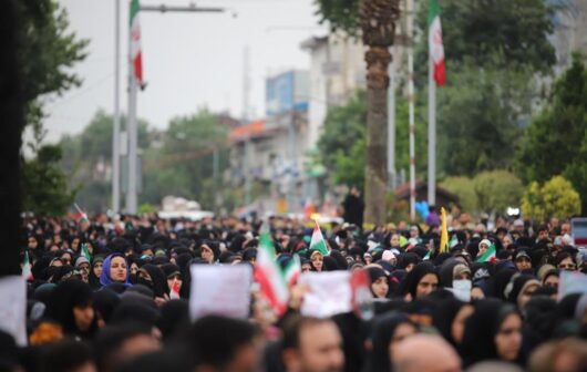 اجتماع بزرگ مردمی حمایت از طرح نور “عفاف و حجاب” در رشت به روایت تصاویر