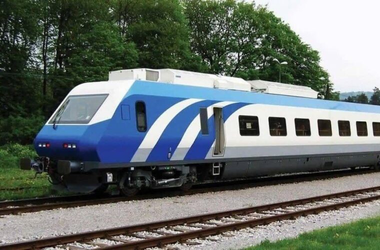 نخستین قطار گردشگری در گیلان رهسپار شد نخستین قطار گردشگری در گیلان رهسپار شد