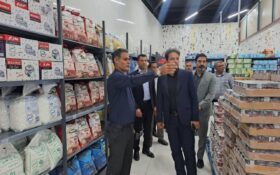 فرماندار رشت از سلب امتیاز دولتی گرانفروشان خبر داد