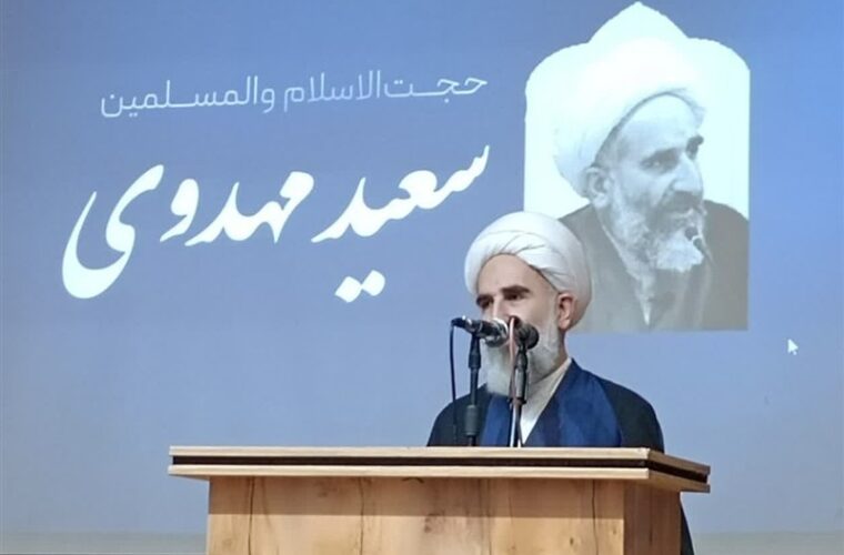 خطر اصلی جبهه انقلاب، تفرقه، باندبازی و فاصله گرفتن از اخوت ایمانی است خطر اصلی جبهه انقلاب، تفرقه، باندبازی و فاصله گرفتن از اخوت ایمانی است