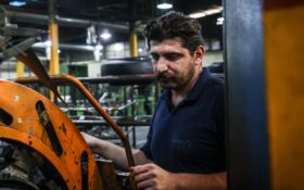 تابآوری با اتکا به فعالان اقتصادی میسر میشود تابآوری با اتکا به فعالان اقتصادی میسر میشود