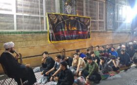 درب مسجد صیقلان رشت بسته بود، اما چراغ روضه هیأت خاموش نشد