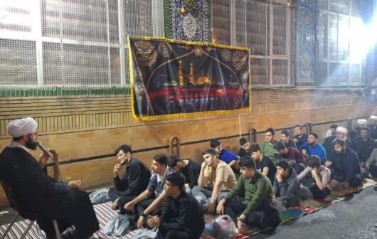 درب مسجد صیقلان رشت بسته بود، اما چراغ روضه هیأت خاموش نشد