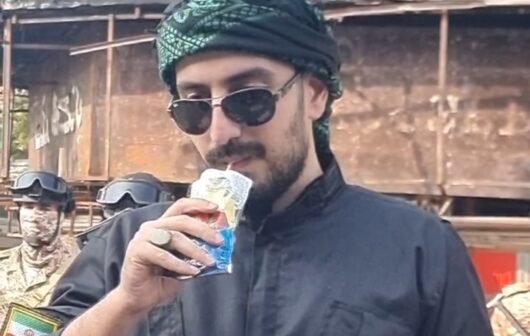 به ما میگن ساندیس خور!!